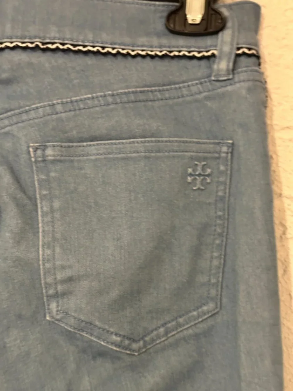 Tory Burch Light Wash Ruffle Trim Capri Jeans Size 24